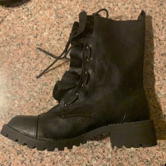 Dolce Boot - Picture 2 of 4